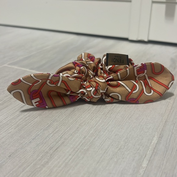 FENDI hair scrunchie. - Picture 3 of 5